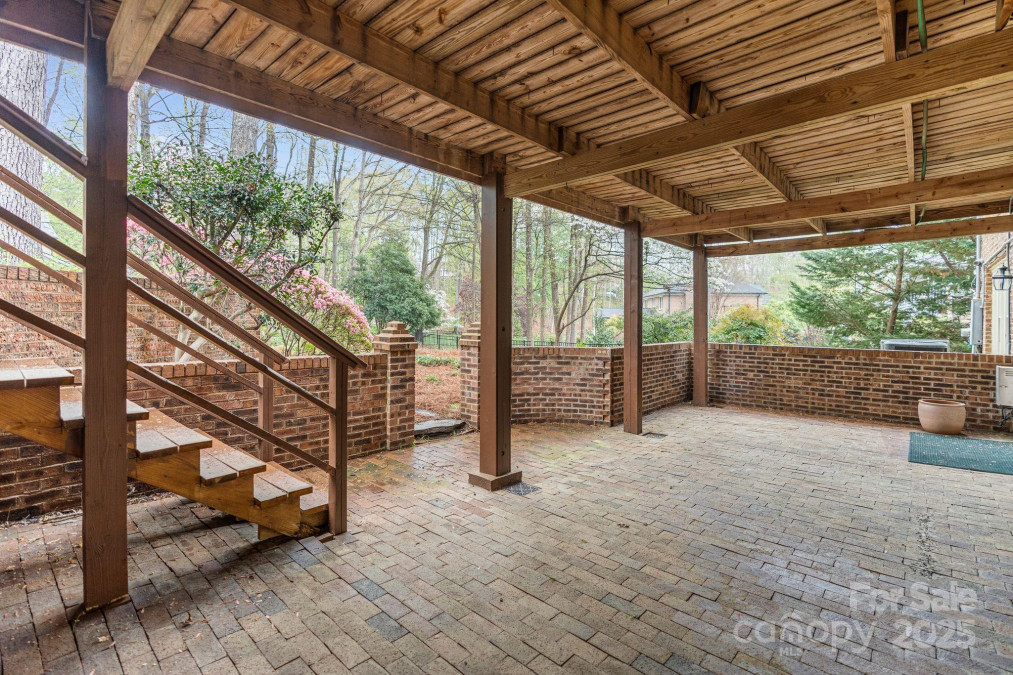 5125 Winding Brook Rd Charlotte, NC 28226