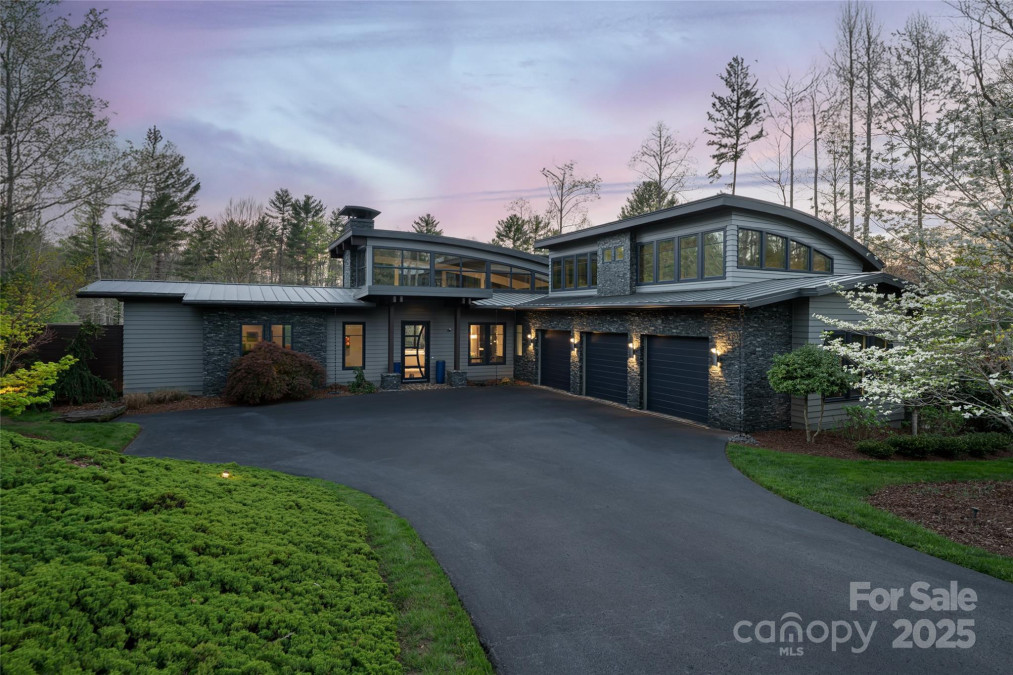 32 Brookline Dr Asheville, NC 28803