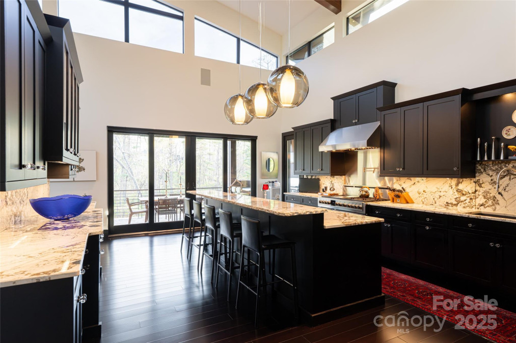32 Brookline Dr Asheville, NC 28803