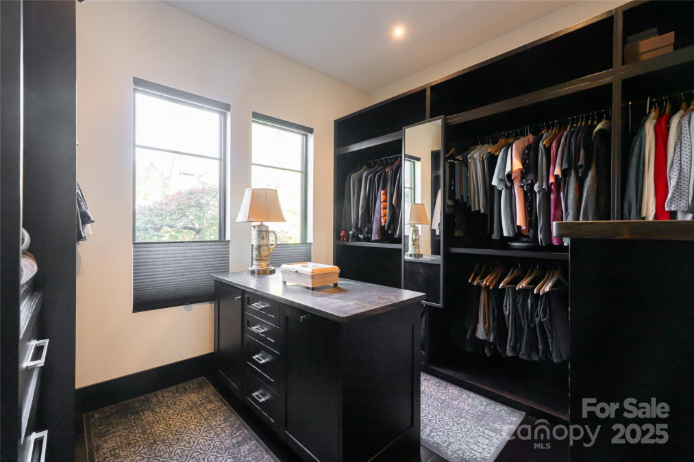 32 Brookline Dr Asheville, NC 28803