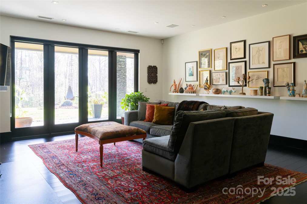 32 Brookline Dr Asheville, NC 28803