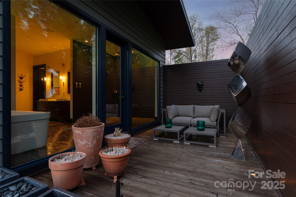 32 Brookline Dr Asheville, NC 28803