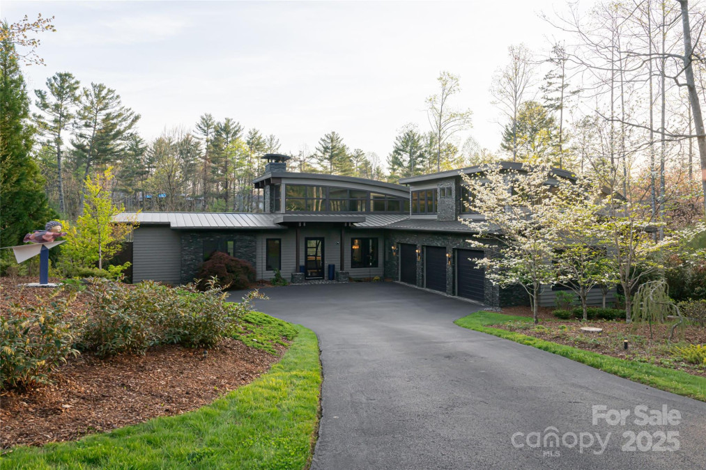 32 Brookline Dr Asheville, NC 28803