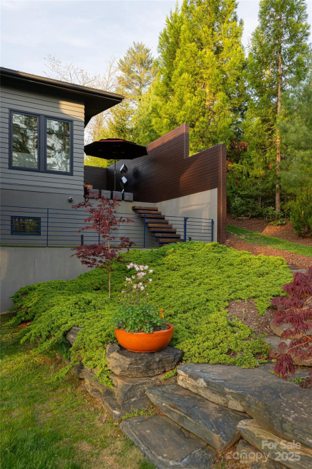 32 Brookline Dr Asheville, NC 28803