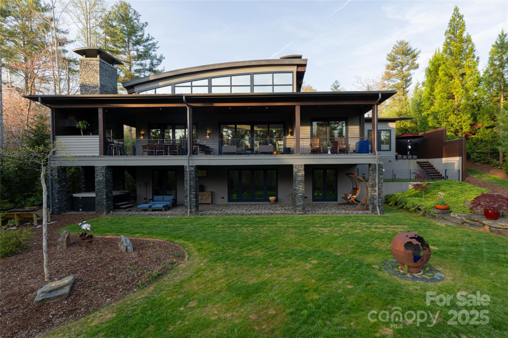 32 Brookline Dr Asheville, NC 28803