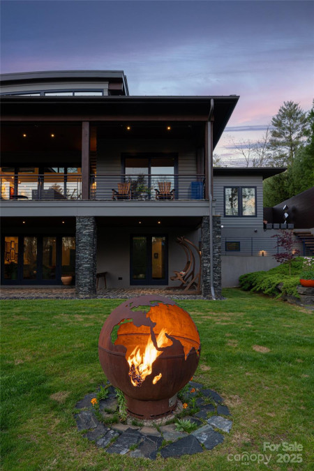 32 Brookline Dr Asheville, NC 28803