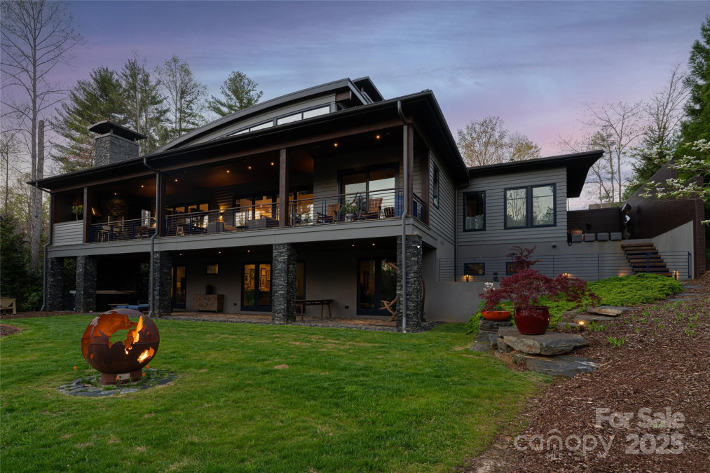 32 Brookline Dr Asheville, NC 28803