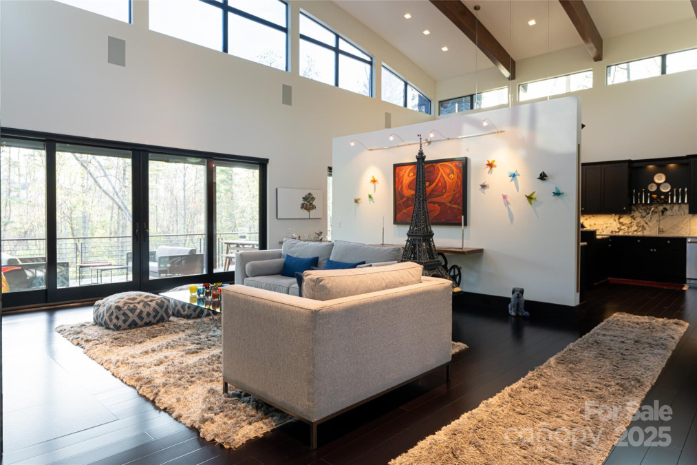 32 Brookline Dr Asheville, NC 28803