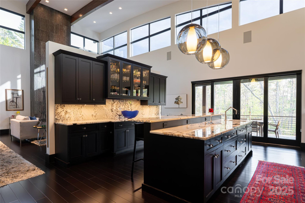 32 Brookline Dr Asheville, NC 28803