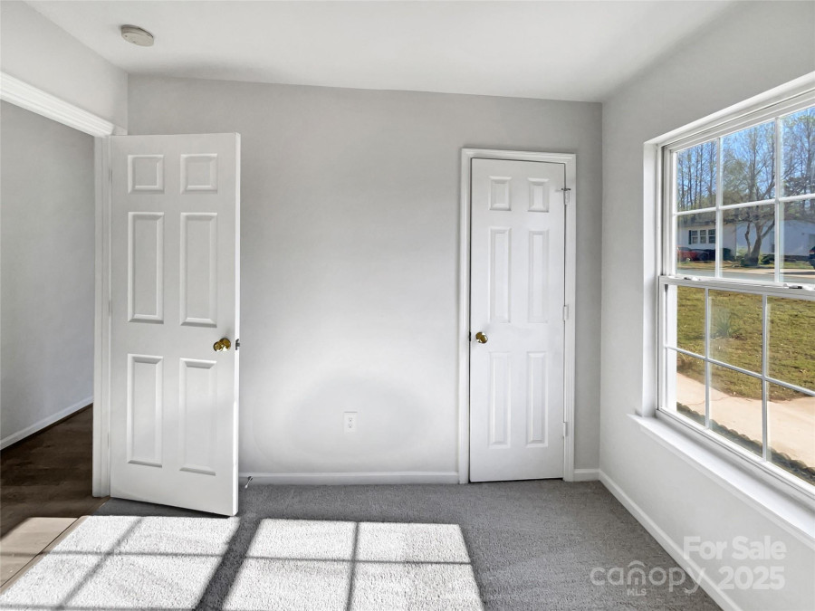 5407 Windy Valley Dr Charlotte, NC 28208