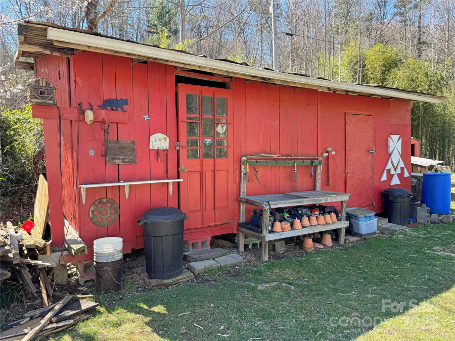 3719 Upper Shut In Rd Hot Springs, NC 28743