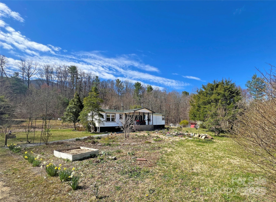 3719 Upper Shut In Rd Hot Springs, NC 28743