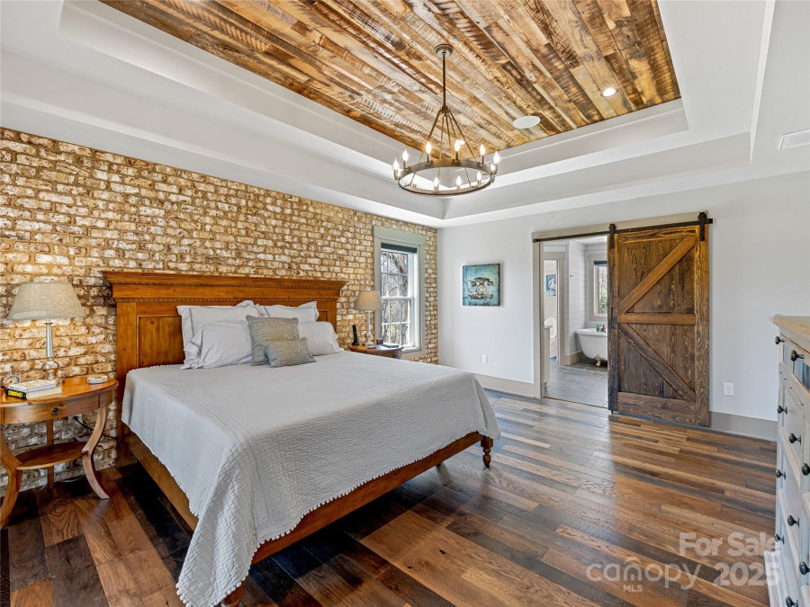 59 Bradford Hill Rd Mills River, NC 28759