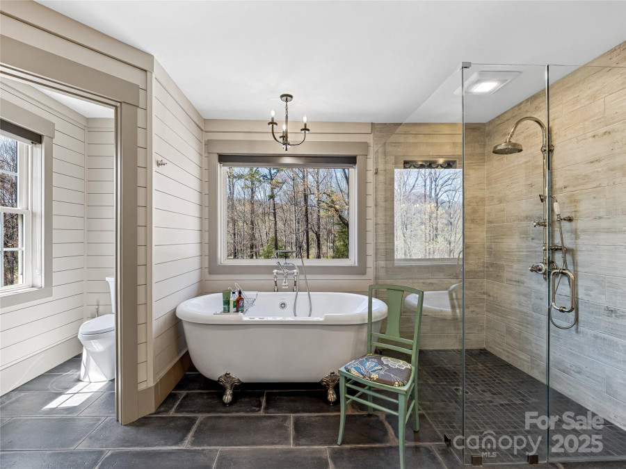 59 Bradford Hill Rd Mills River, NC 28759