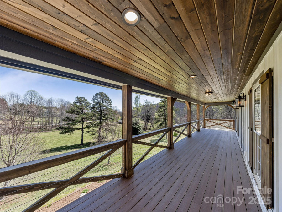 59 Bradford Hill Rd Mills River, NC 28759