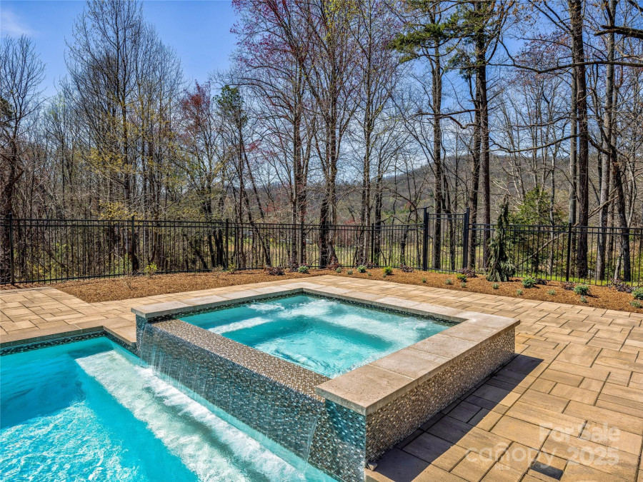 59 Bradford Hill Rd Mills River, NC 28759