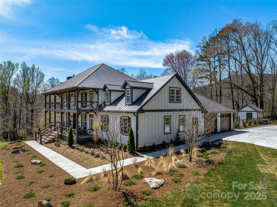 59 Bradford Hill Rd Mills River, NC 28759