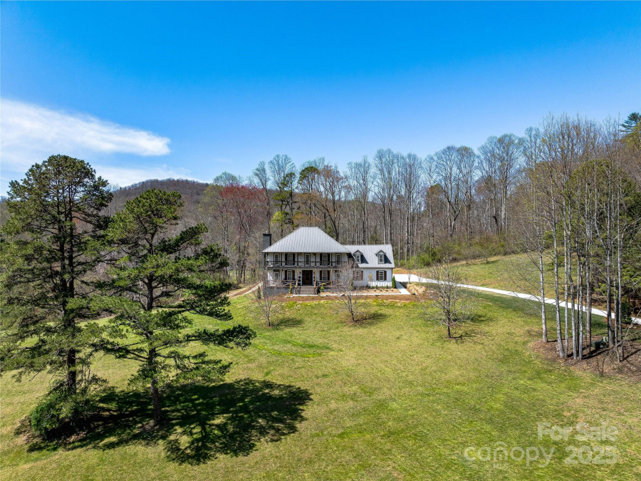 59 Bradford Hill Rd Mills River, NC 28759