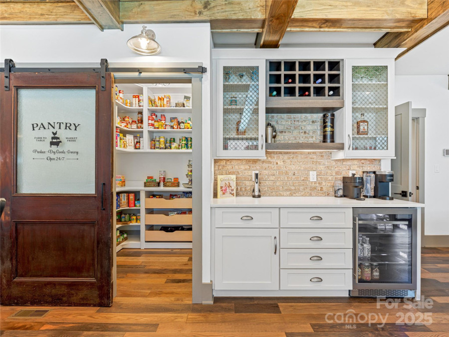 59 Bradford Hill Rd Mills River, NC 28759