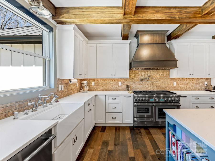 59 Bradford Hill Rd Mills River, NC 28759