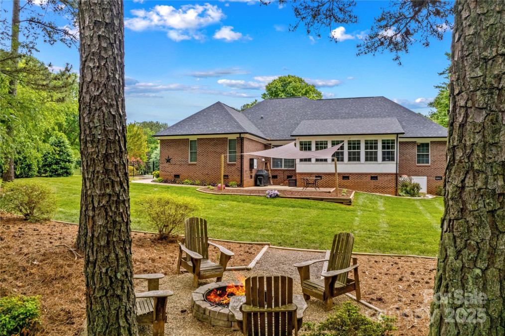 4159 Isle Of Pines Dr Denver, NC 28037