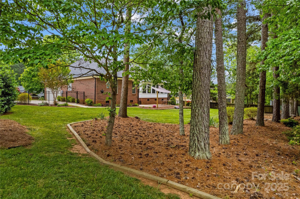 4159 Isle Of Pines Dr Denver, NC 28037
