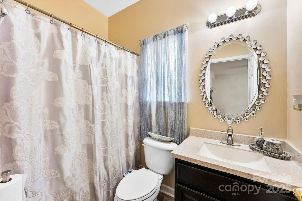 8619 Delamere Ln Charlotte, NC 28269