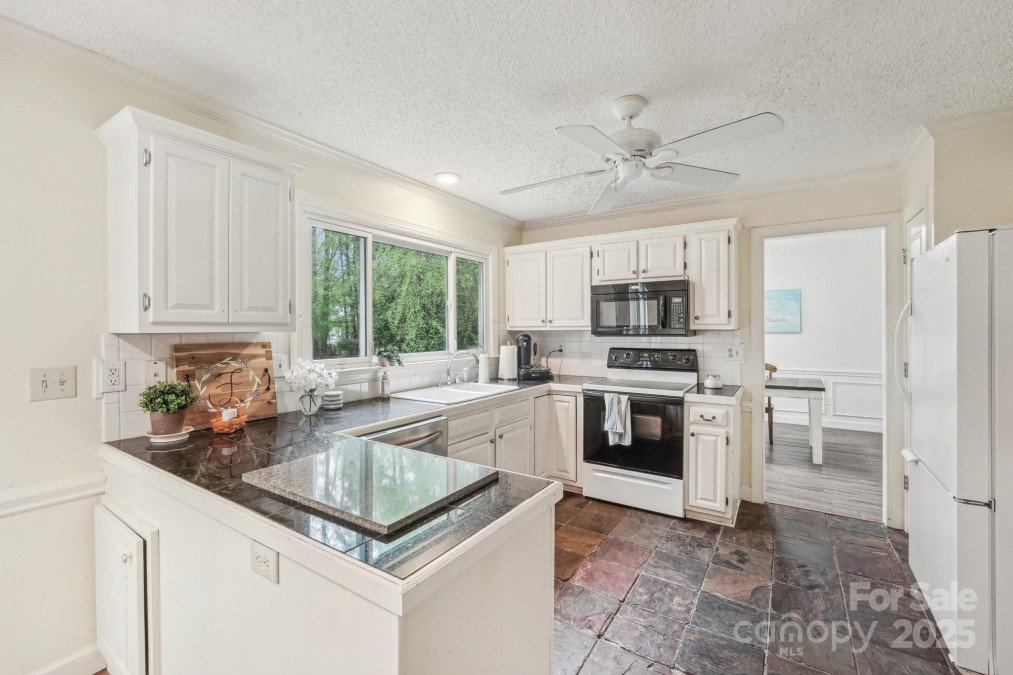 11333 Snapfinger Dr Charlotte, NC 28277