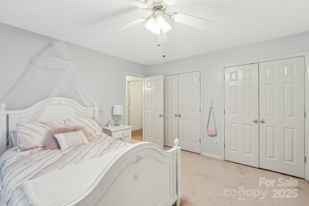 11333 Snapfinger Dr Charlotte, NC 28277