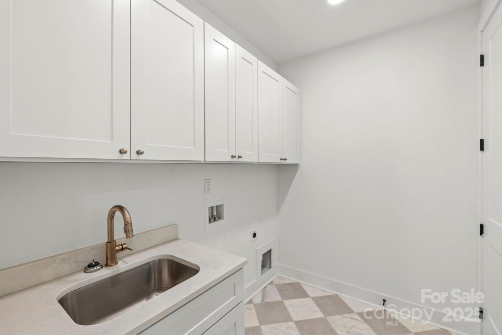 605 Arrow Point Ln Davidson, NC 28036