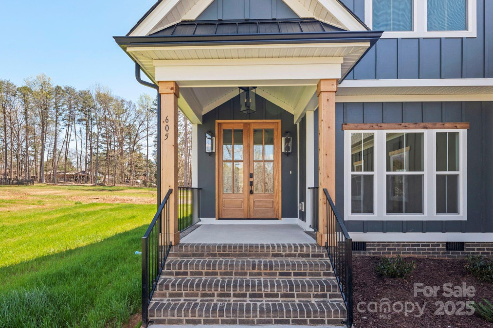 605 Arrow Point Ln Davidson, NC 28036