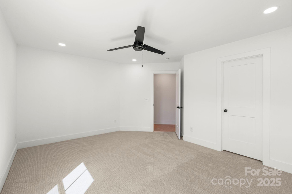 605 Arrow Point Ln Davidson, NC 28036