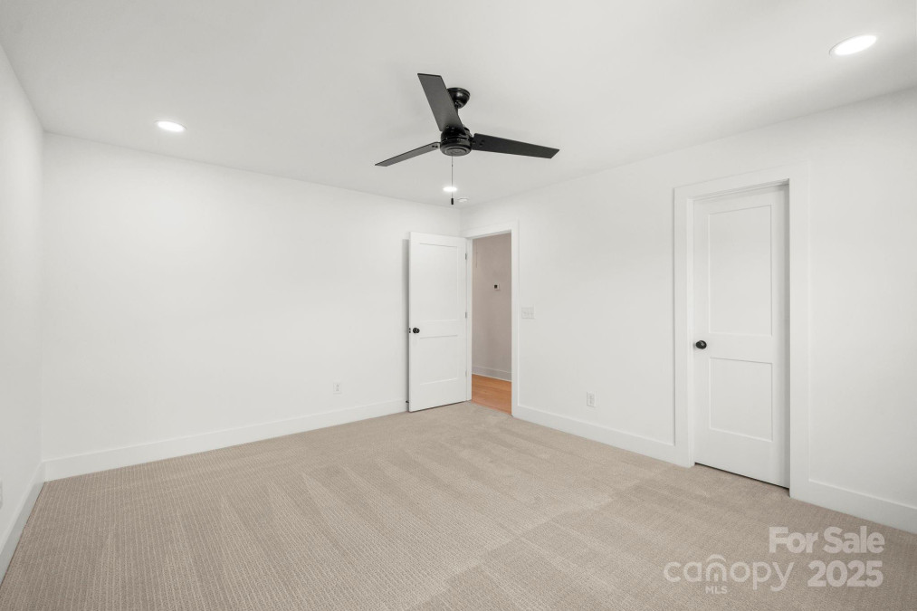 605 Arrow Point Ln Davidson, NC 28036