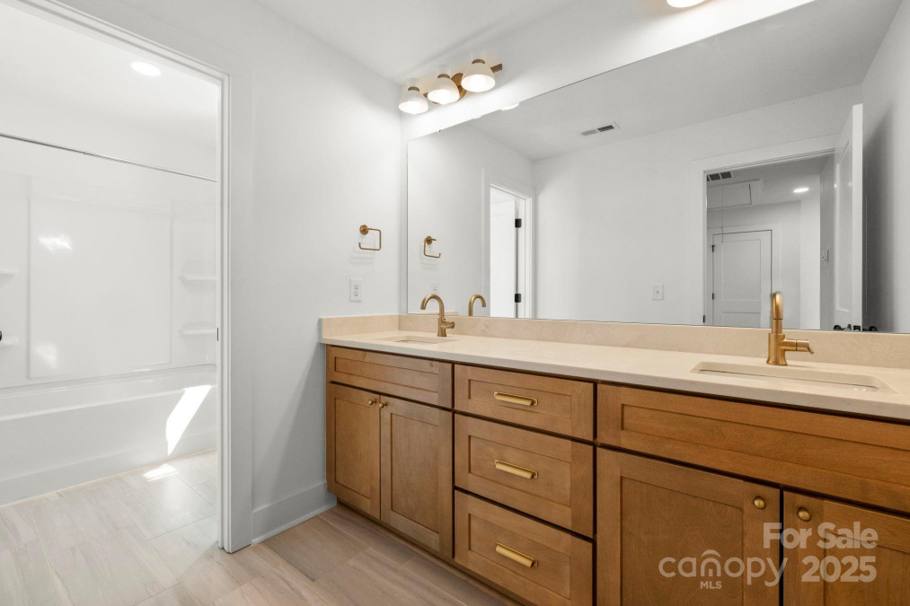 605 Arrow Point Ln Davidson, NC 28036