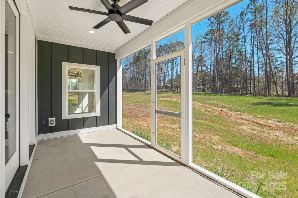 605 Arrow Point Ln Davidson, NC 28036