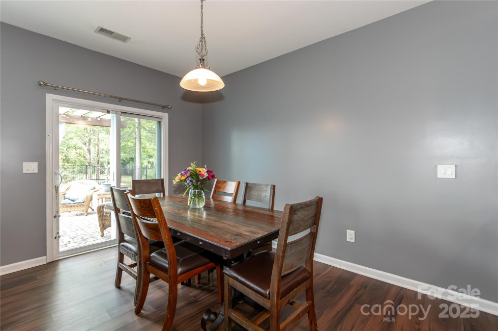 4924 Riverdale Dr Charlotte, NC 28273