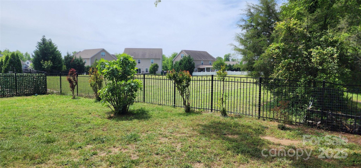 4924 Riverdale Dr Charlotte, NC 28273