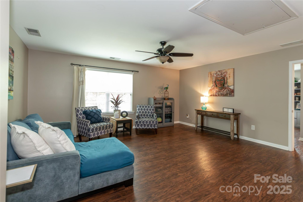 4924 Riverdale Dr Charlotte, NC 28273