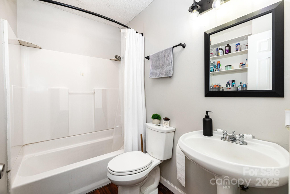 4603 Oakwood Cir Gastonia, NC 28056
