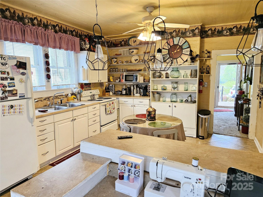 413 Morganton St Valdese, NC 28690