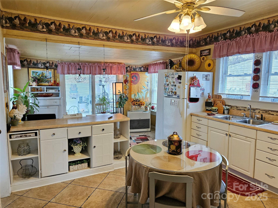 413 Morganton St Valdese, NC 28690