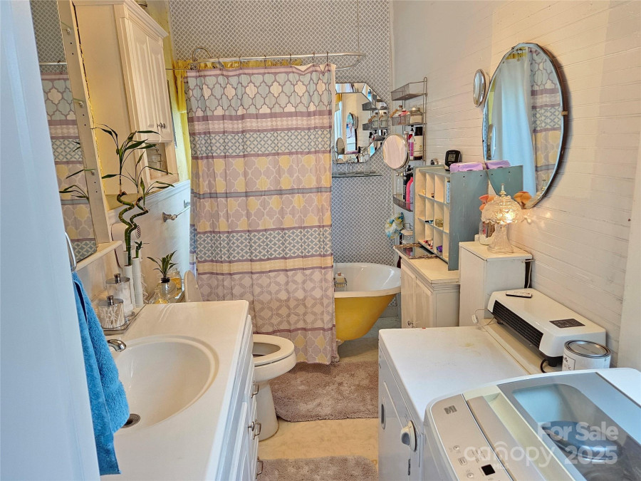 413 Morganton St Valdese, NC 28690