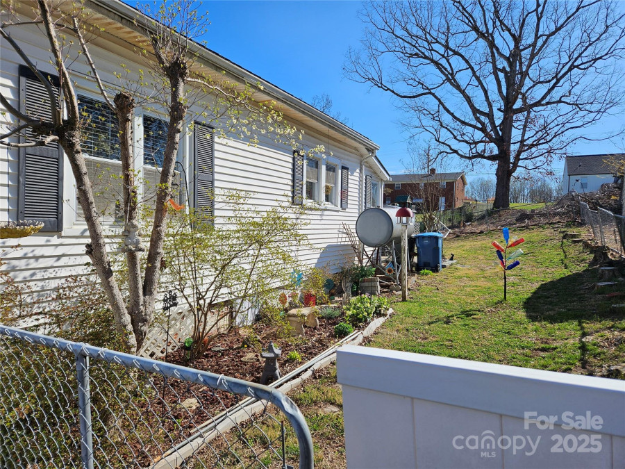 413 Morganton St Valdese, NC 28690