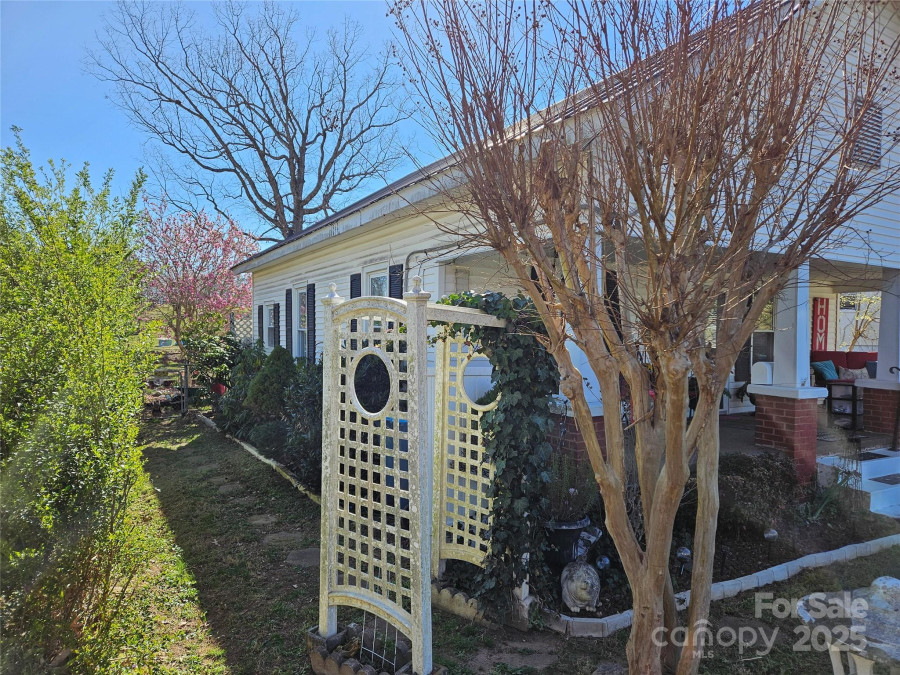 413 Morganton St Valdese, NC 28690