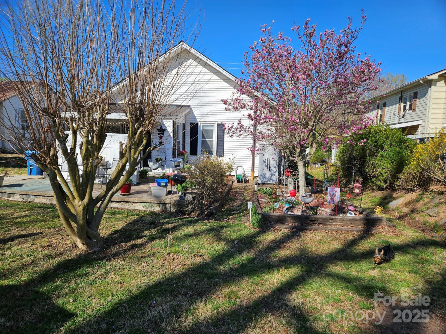 413 Morganton St Valdese, NC 28690