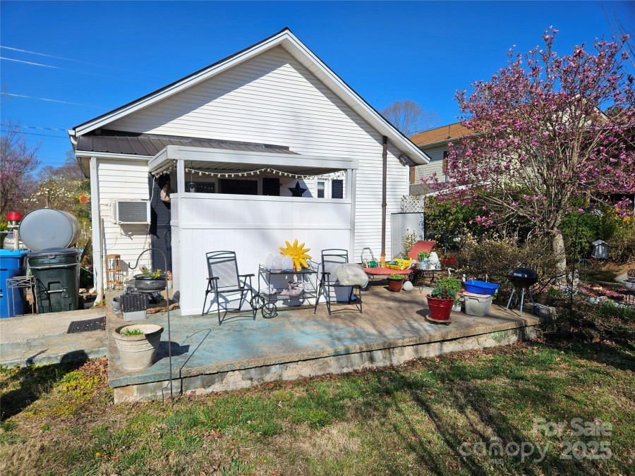 413 Morganton St Valdese, NC 28690