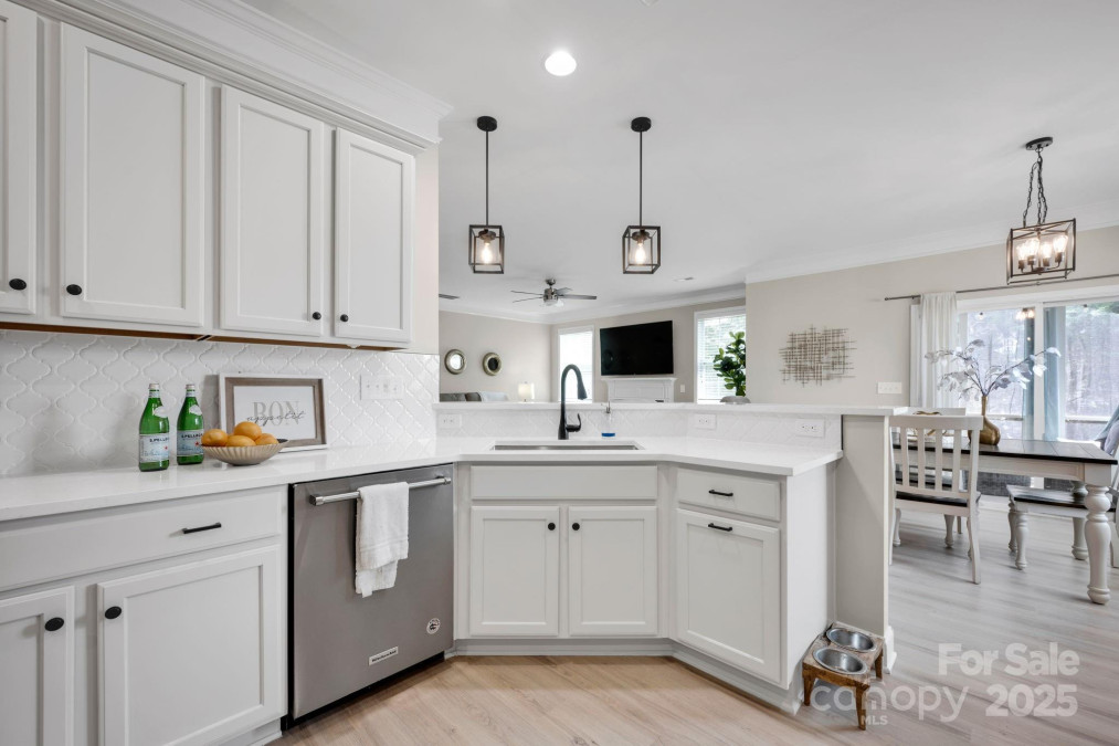 704 Fresia Dr Tega Cay, SC 29708