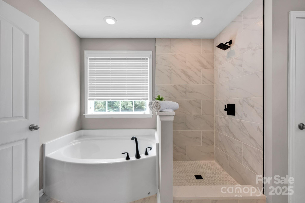 704 Fresia Dr Tega Cay, SC 29708