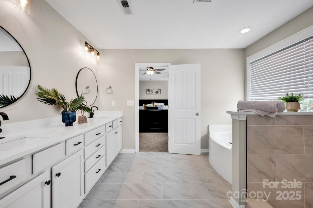 704 Fresia Dr Tega Cay, SC 29708