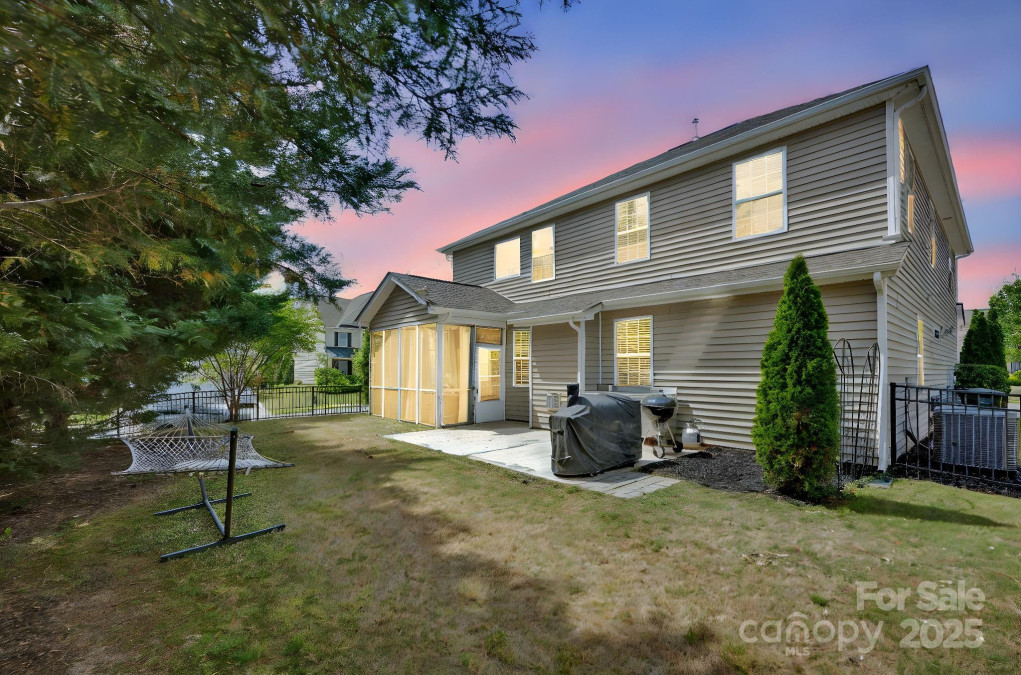 704 Fresia Dr Tega Cay, SC 29708